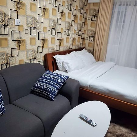 Lovely & Cozy Compact Studio Near Airport With Rooftop View Appartement Nairobi Buitenkant foto