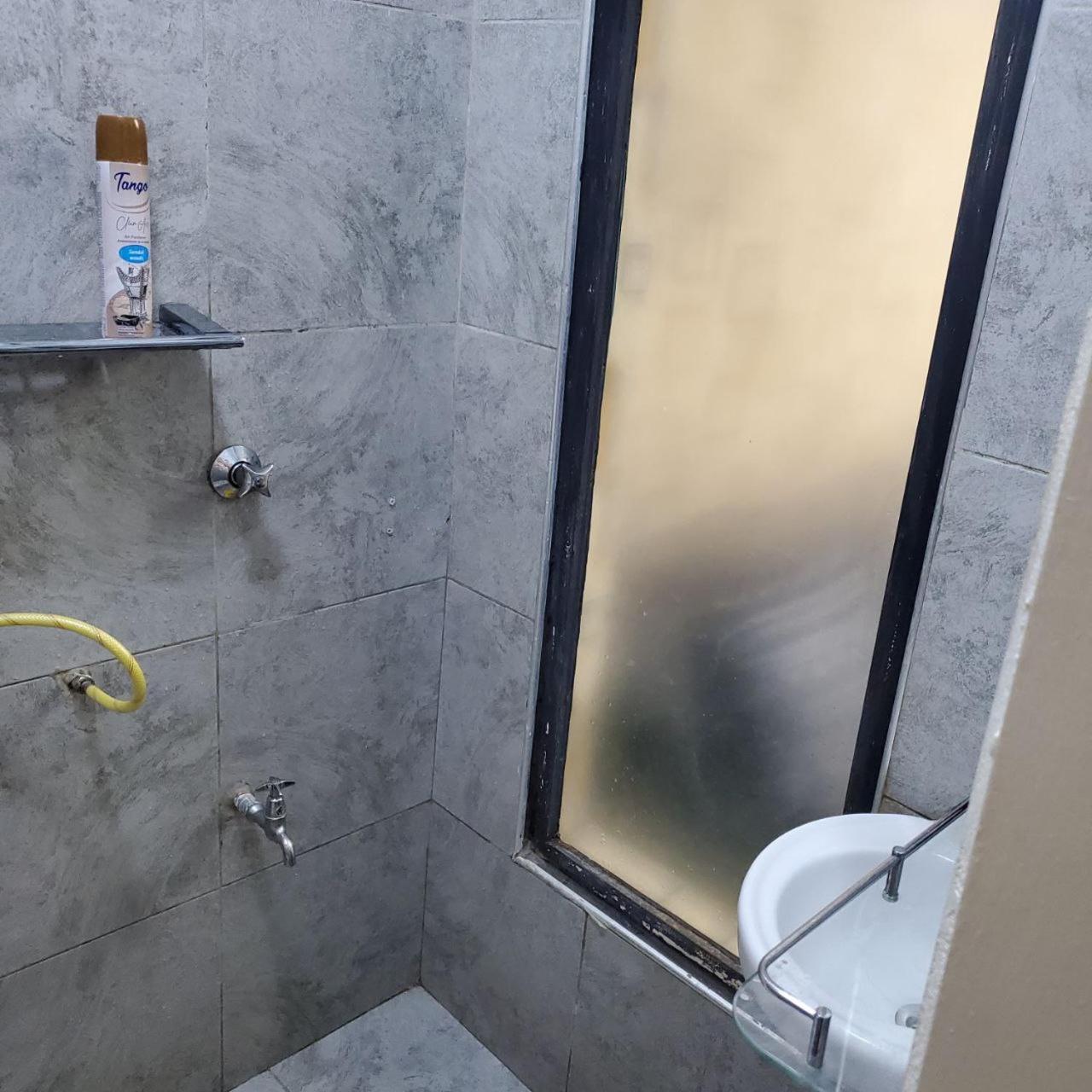 Lovely & Cozy Compact Studio Near Airport With Rooftop View Appartement Nairobi Buitenkant foto
