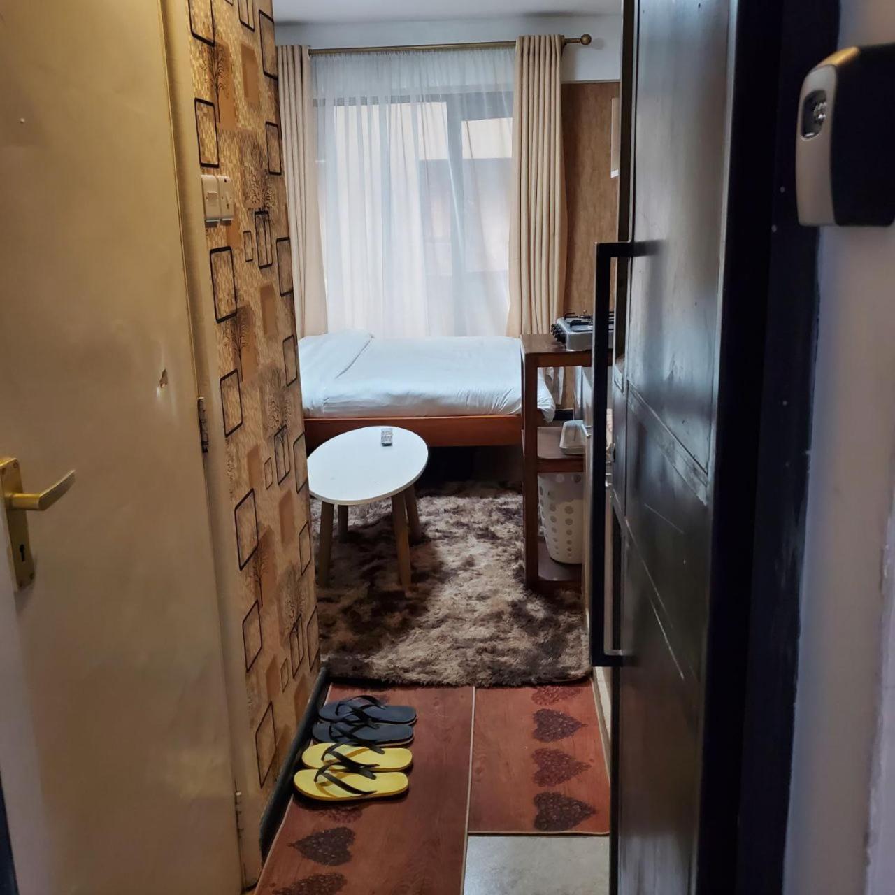 Lovely & Cozy Compact Studio Near Airport With Rooftop View Appartement Nairobi Buitenkant foto
